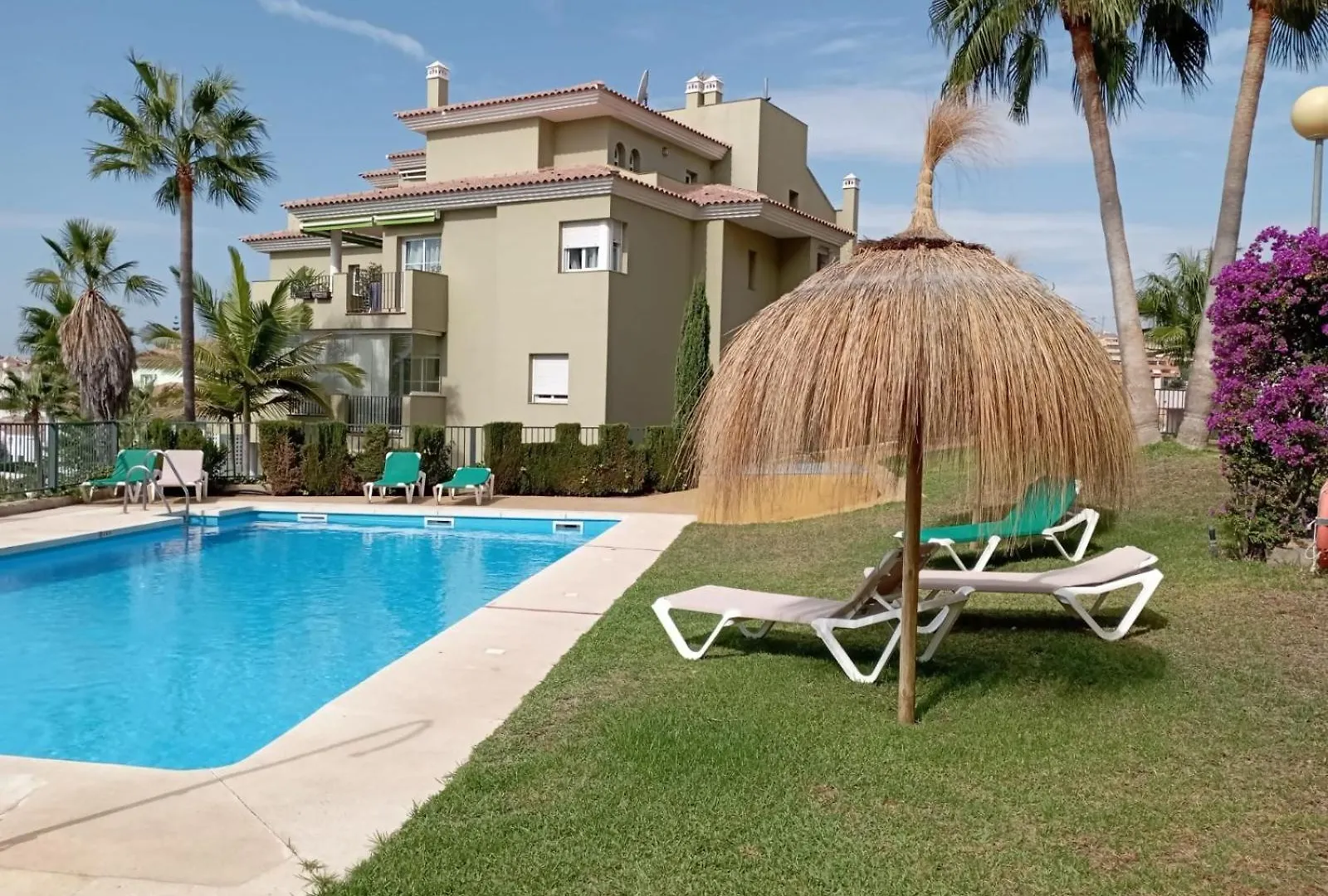 아파트 Tranquilo apartamento junto al campo de Golf 미하스