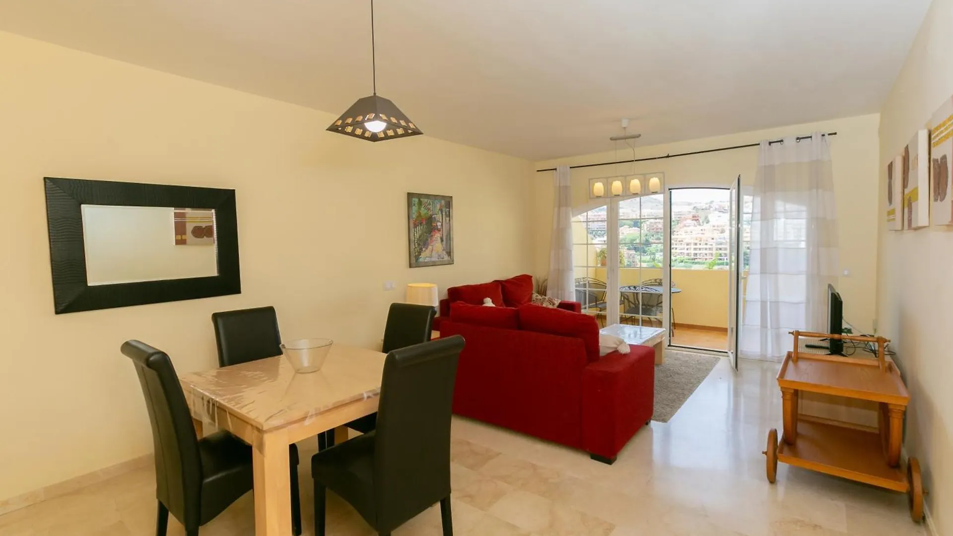 Tranquilo apartamento junto al campo de Golf 미하스