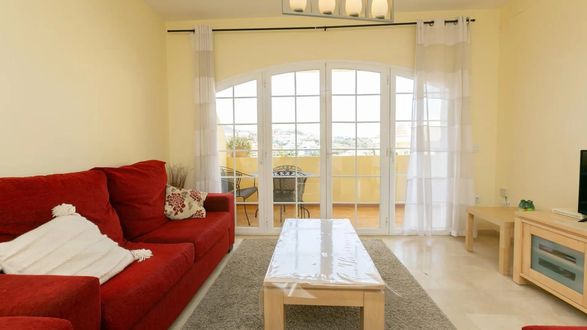 Tranquilo apartamento junto al campo de Golf 미하스